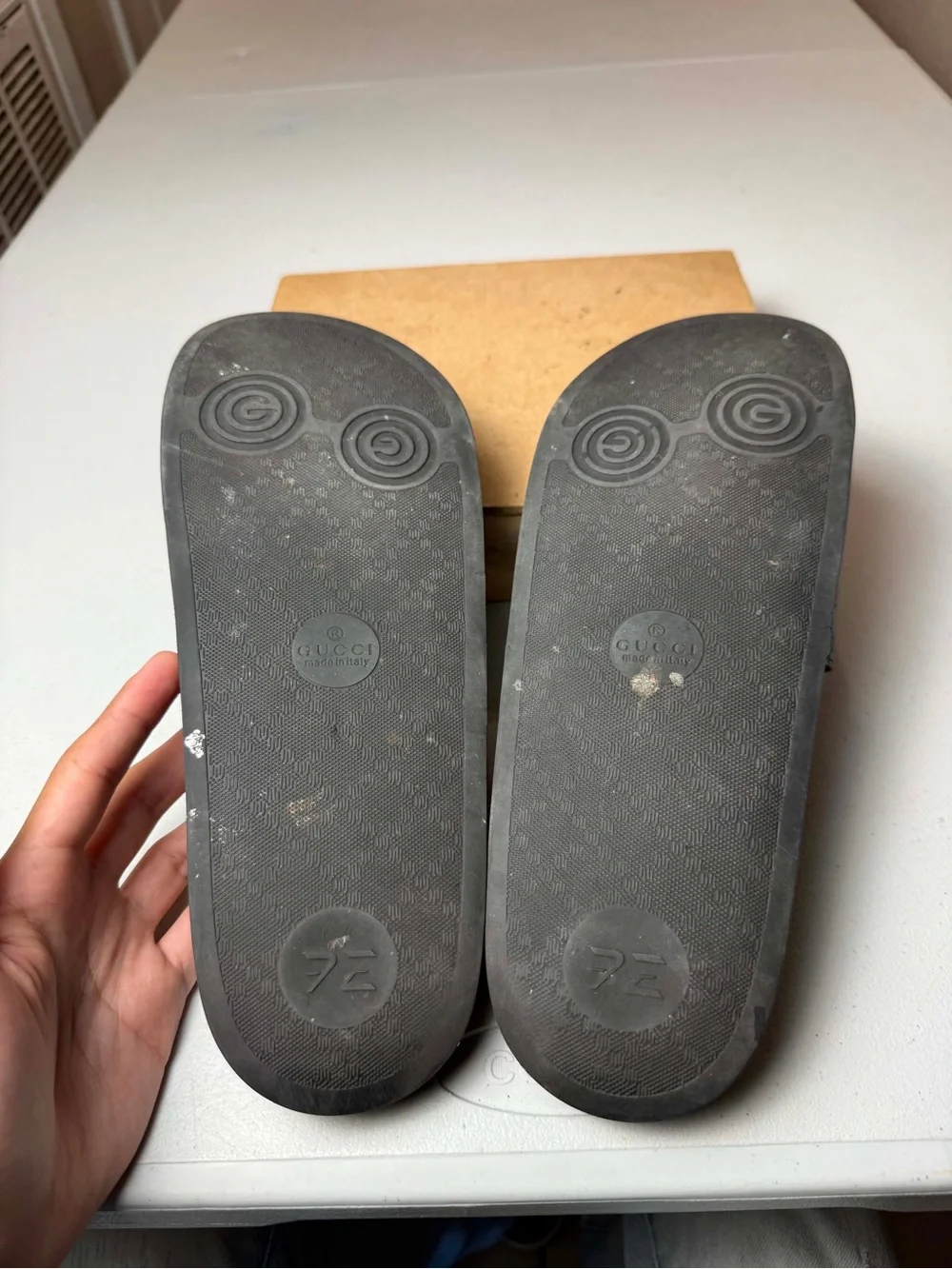 GUCCI Microguccissima Benassi Shower Sandals Black Sz 9
